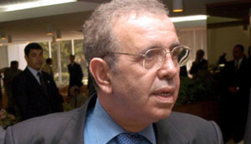 قسنطيني يطالب بنسخة عن التقرير المصري المتعلق بتعذيب الأساتذة الجزائريين