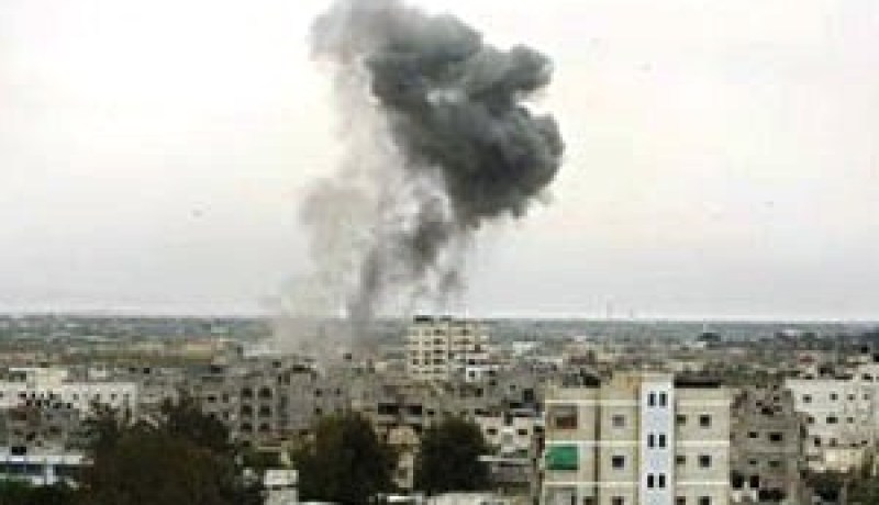 إستشهاد فلسطينيين في غارة جوية نفذتها قوات الاحتلال الإسرائيلي جنوب قطاع غزة