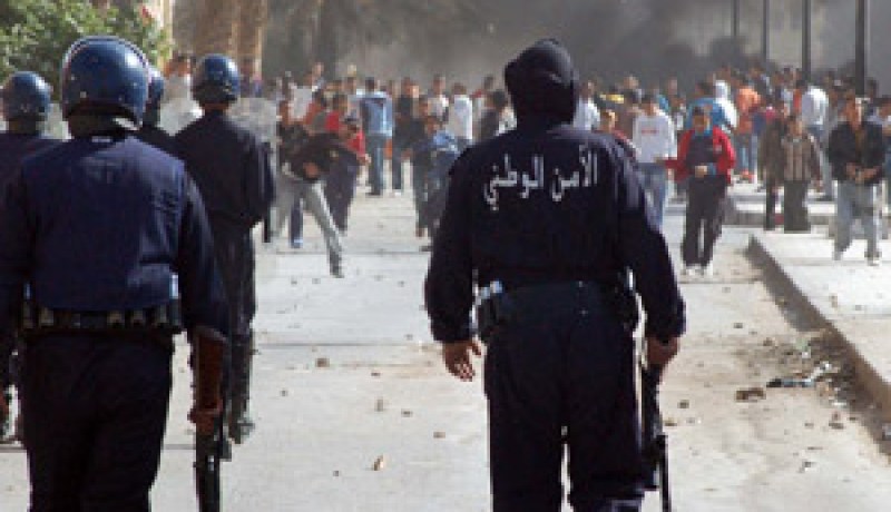 ''النهار'' تعود إلى مسرح الأحداث بقصر البخاري الفتاة صاحبة 24 سنة تلهب الشارع القصراوي وبارون المخدرات يعبث بالشباب ؟