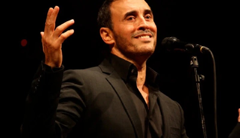 كاظم الساهر يكشف سر ارتدائه اللون الأسود باستمرار