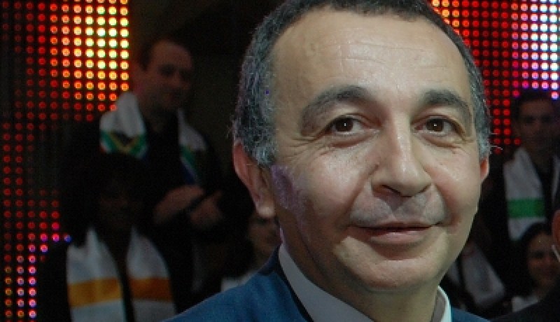 سيارات‮ ''‬بيجو‮'' ‬لعمال الإذاعة