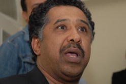 طائرة خاصة من الملك محمد السادس في وهران لنقل الشاب خالد إلى أغادير