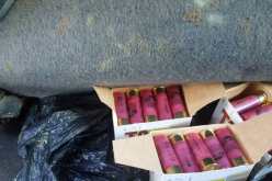 بالصور.. حجز 75 خرطوشة صيد بحوزة تونسي بأم الطبول