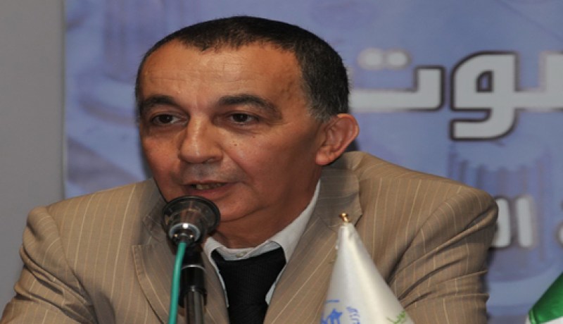 خلادي يتّبع سياسة الحوار