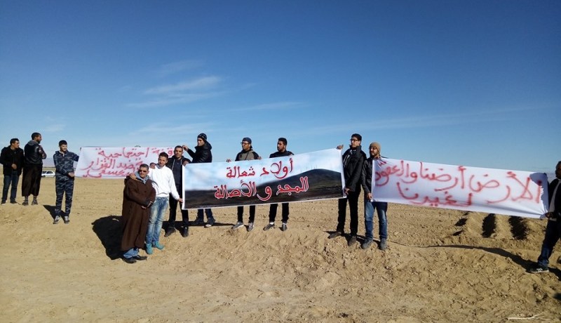 مواطنون يشكلون دروعا بشرية لمنع الدرك من طرد فلاح من أراضيه لفائدة مغترب في خنشلة