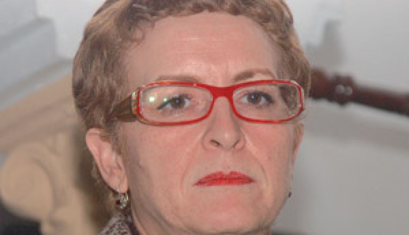 أكدت رد الاعتبار لكل الفنانين المهمشين في يومهم الوطني للفنان:خليدة تومي: “قانون المجلس الوطني للفنون والثقافة سيصدر قريبا”