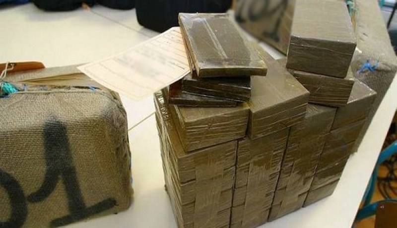 حجز قنطارين ونصف من الكيف ومناظير استطلاع وسط مدينة تلمسان