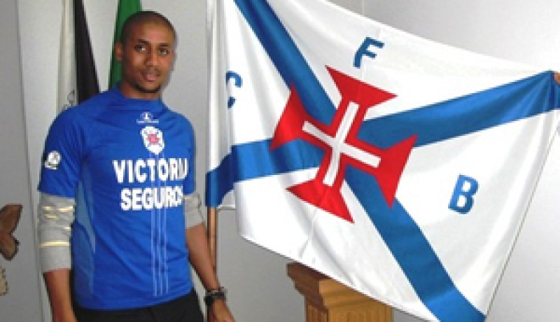 الإنتقادات التي قوبلت بها في سطيف وبلوزداد هي التي أوصلتني إلى البرتغال