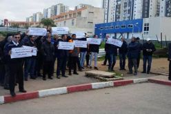 عمال صيانة الطيران يعتصمون أمام مقر مفتشية العمل بالعاصمة