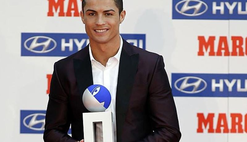 تتويج كريستيانو رونالدو بجائزة دي ستيفانو لأفضل لاعب في إسبانيا للموسم الماضي