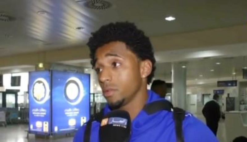 لاعب الرأس الأخضر:”لعبت مع محرز وأعرف براهيمي وسليماني”