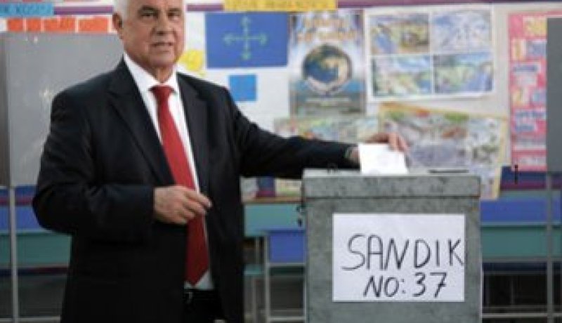 رئيس الوزراء درويش إروغلو يفوز بالانتخابات الرئاسية في قبرص