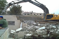 الاحتلال الإسرائيلي يهدم منزل مواطن فلسطيني بمنطقة جبل الزيتون