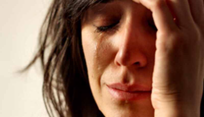 في‮ ‬عيــد المـرأة هــداني‮ ‬زوجــي‮ ‬بامـرأة‬