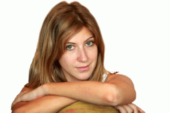 أستحي‮ ‬بوالدتي‮ ‬بسبب سمنتها المفرطة وحجمها الثخين‮ ‬