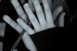 موت الغالي‮ ‬قلب موازين حياتي‮ ‬فأصبحت أعاني‮ ‬