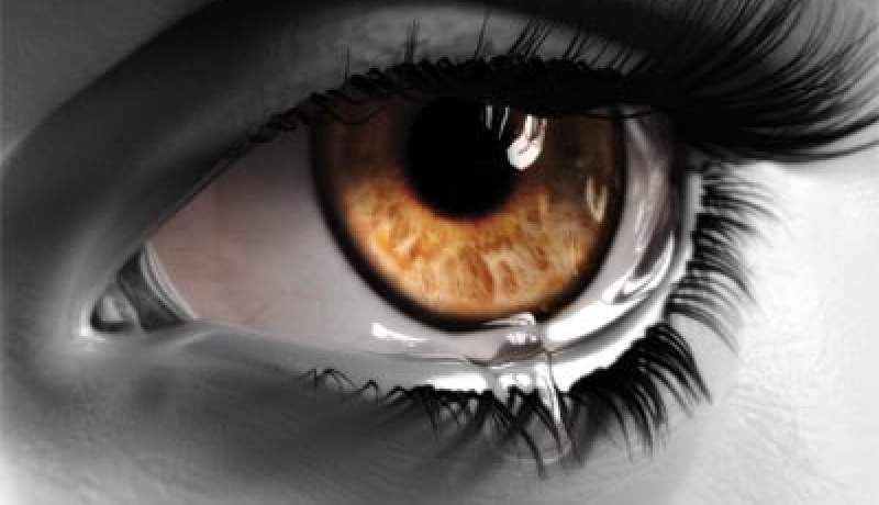 هل لي‮ ‬بالصبر بعدما رأيت من اغتصب شرفي‮ ‬يسعد مع‮ ‬غيري