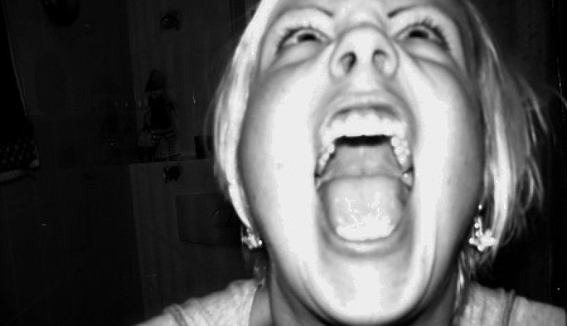 ‮ ‬لا محالة سأفجّر البيت العائلي‮ ‬لأرتاح من أفراده‮ ‬