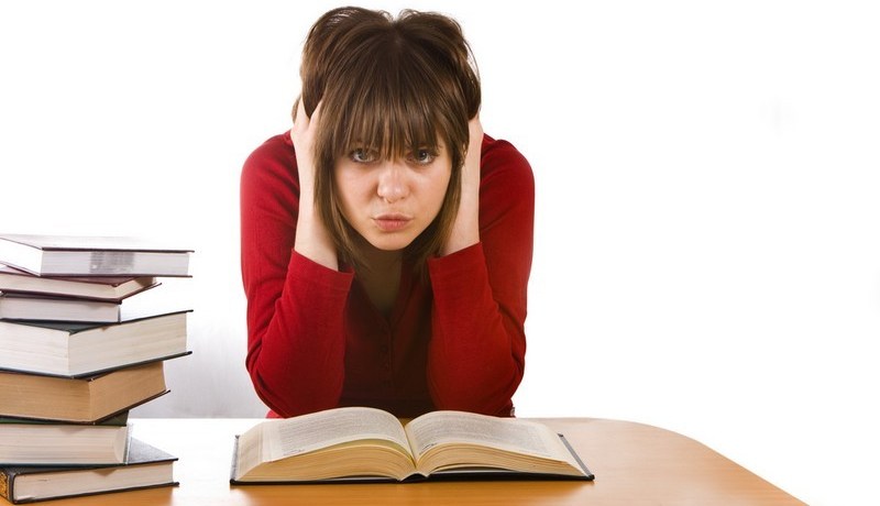 التّذمر وضيق صدري‮ ‬يمنعاني‮ ‬من التركيز في‮ ‬الدّراسة‮ ‬