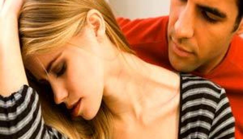 زوجي‮ ‬مهووس بزميلات العمل‮.. ‬يذكرهن بكرة وعشية