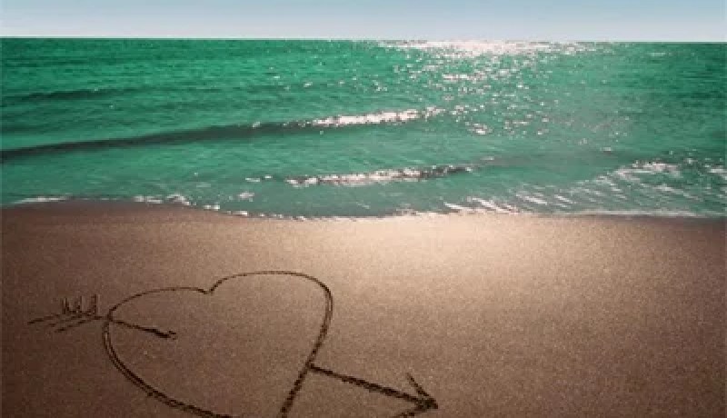 كلما أُعجب بفتاة أجدها معجبة بغيري‮ ‬