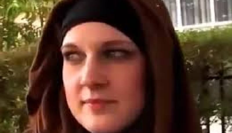 مغنية ال هيب هوب الامريكية كريستين نيكول تعتنق الإسلام