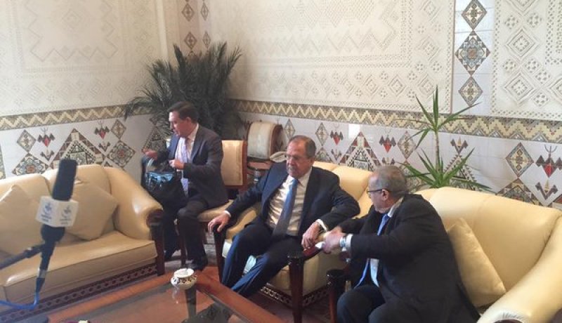 وزير الشؤون الخارجية الروسي يحل بالجزائر