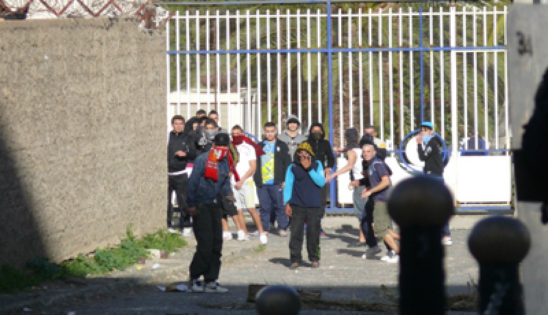 شبـــاب مخـــدوع فـــي‮ ‬لعبـــة الكبـــار‬