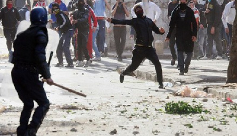 مــــن وراء الفتنـــة