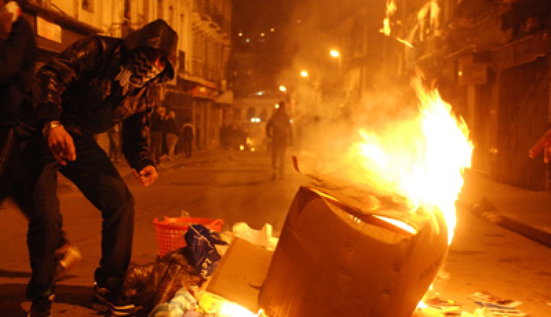 ‬عقوبات صارمة ‮ ‬في‮ ‬حق التجار الذين‮ ‬يرفعون الأسعار