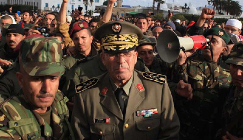 الجنرال الذي‮ ‬ساهم في‮ ‬طرد بن علي‮ ‬من تونس‮ ‬يتحدث لأول مرة