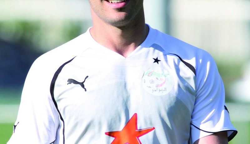 لحـسـن أنـصـح زيــانـي وبـودبـوز بـعـدم الإحـتـفـاظ كثـيـرا بالــكــرة أمــام أمـريـكا