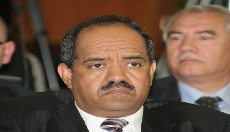 بنك الجزائر أول من‮ ‬يشجع السوق السوداء