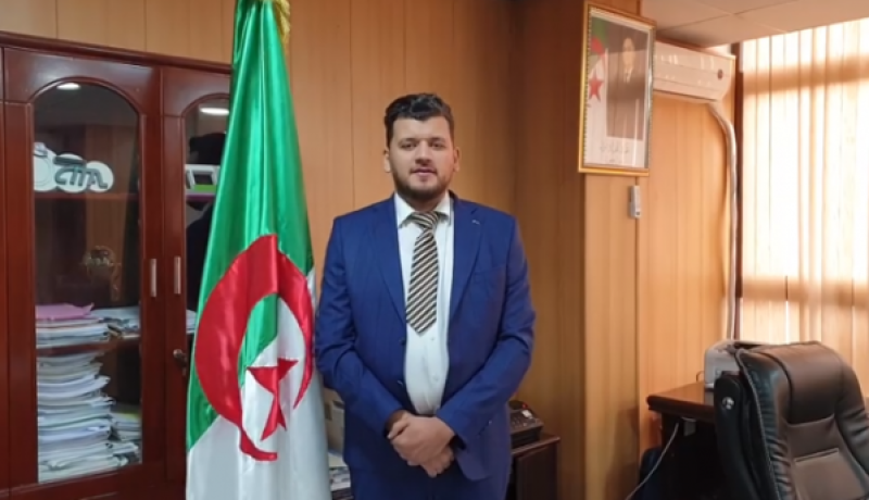 الوزير المنتدب للمؤسسات الناشئة يكشف سر ربطة العنق القصيرة