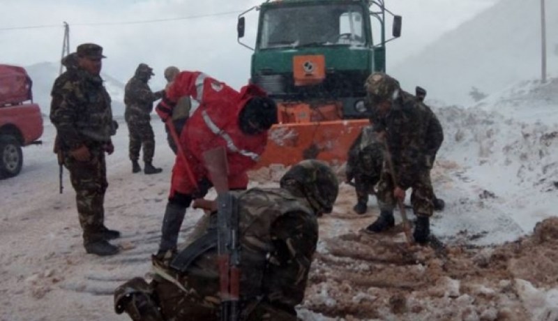 إعادة فتح الطرق الوطنية والولائية التي عزلتها الثلوج في جيجل