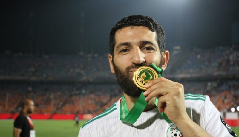 بلماضي يمنح حليش فرصة الخروج من الباب الكبير