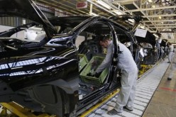 الحكومة تدرس 90 طلبا لتركيب السيارات في الجزائر