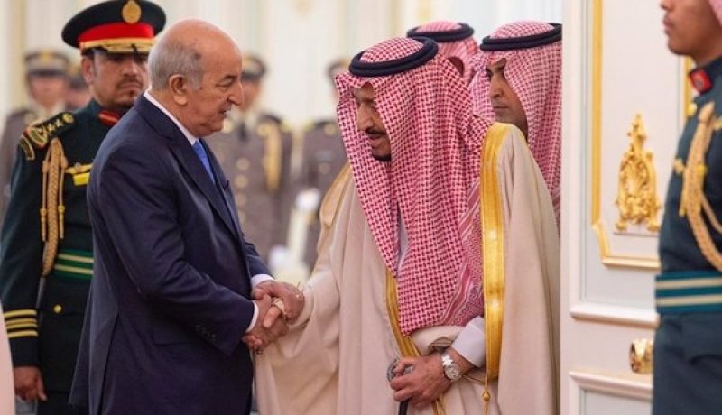 خادم الحرمين الشريفين وولي العهد السعودي يُهنئان رئيس الجمهورية على نجاح العملية الجراحية