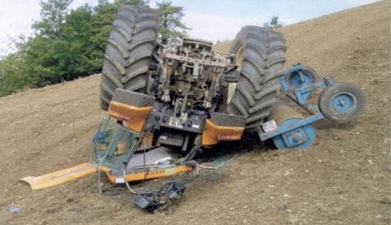 تيارت.. وفاة شاب إثر إنقلاب جرار بدوار أولاد أحمد في مغيلة