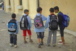 توزيع مستلزمات المدرسية للتلاميذ المعوزين بالنعامة