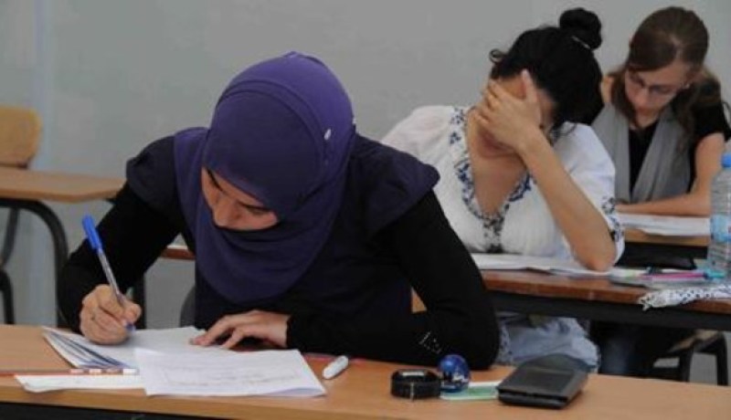 10 مترشحين “للباك ” في القاعة الواحدة.. والكمامة إجبارية