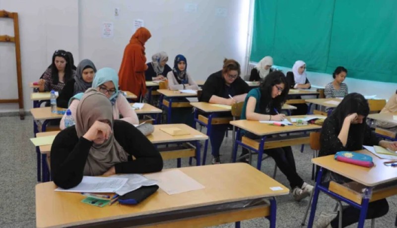 المترشحون لمسابقات التوظيف بوزارة التربية يشرعون في سحب الاستدعاءات