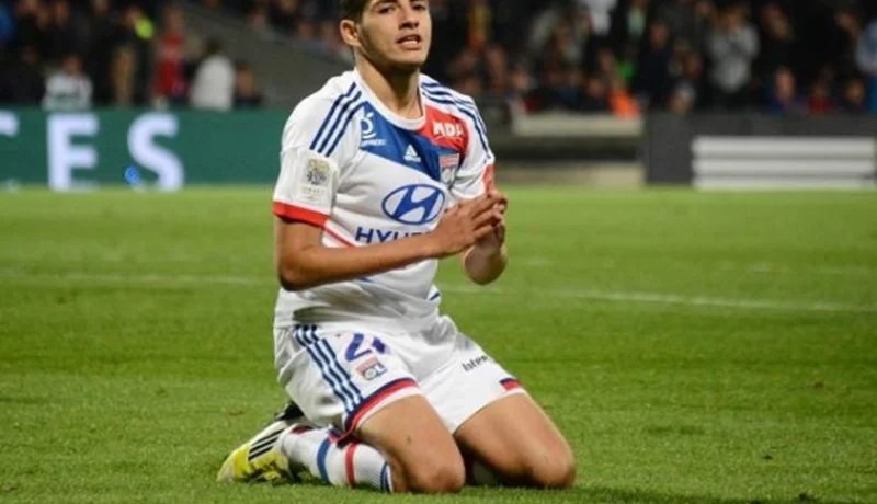 زفان يفكر في الرحيل ويتّجه إلى مغادرة «رين» الموسم المقبل