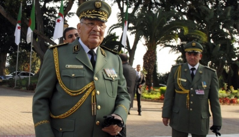 قايد صالح يواصل لليوم الرابع زيارة العمل والتفتيش إلى الناحية العسكرية الثالثة