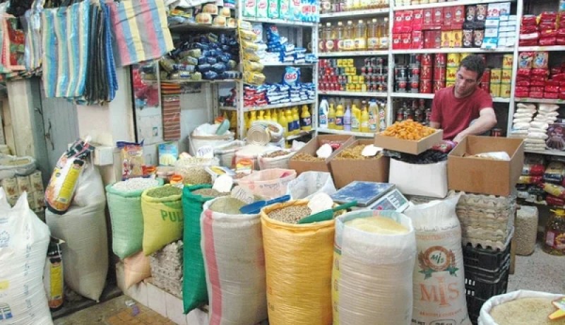 تسخير أكثر من 27 ألف تاجر لضمان المداومة يومي عيد الفطر