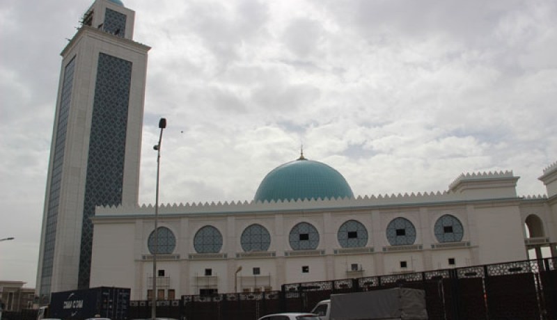بالفيديو أول صلاة جمعة في المسجد الكبير العلامة عبد الحميد بن باديس بوهران