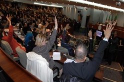 نواب من الأفلان يشكلون كتلة برلمانية موازية