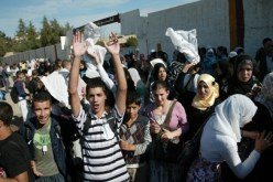 إعتصام جموع من تلاميذ الثانويات أمام مديرية التربية