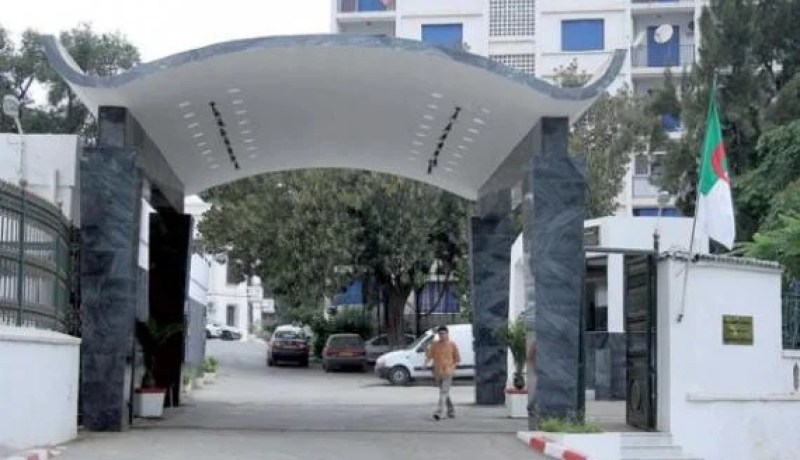 الوظيف العمومي يعلن أن الأول والثاني من شوال عطلة مدفوعة الأجر