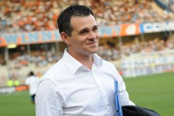 مدرب بوردو يعتذر عن تصريحاته حول اللاعبين الأفارقة